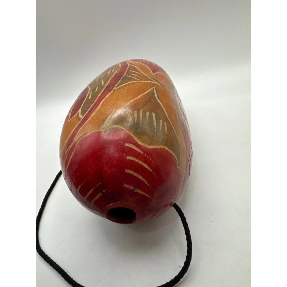 Hand  Carved Gourd Musical  VTG Ribbed MCM gourd percussion musical instrument‎